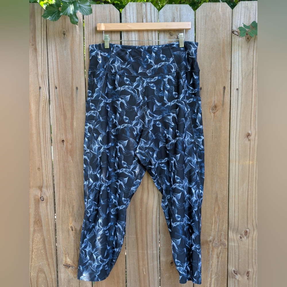 Nine West Active Navy Abstract Cropped Active Yoga Leggings